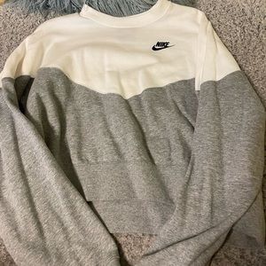 Nike Crop Top Crew Neck. Size XL.